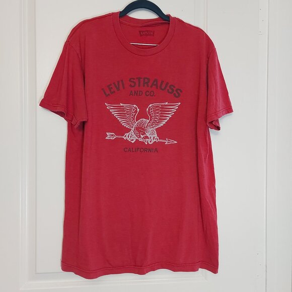 Red Levi's Logo tshirt - Picture 2 of 7